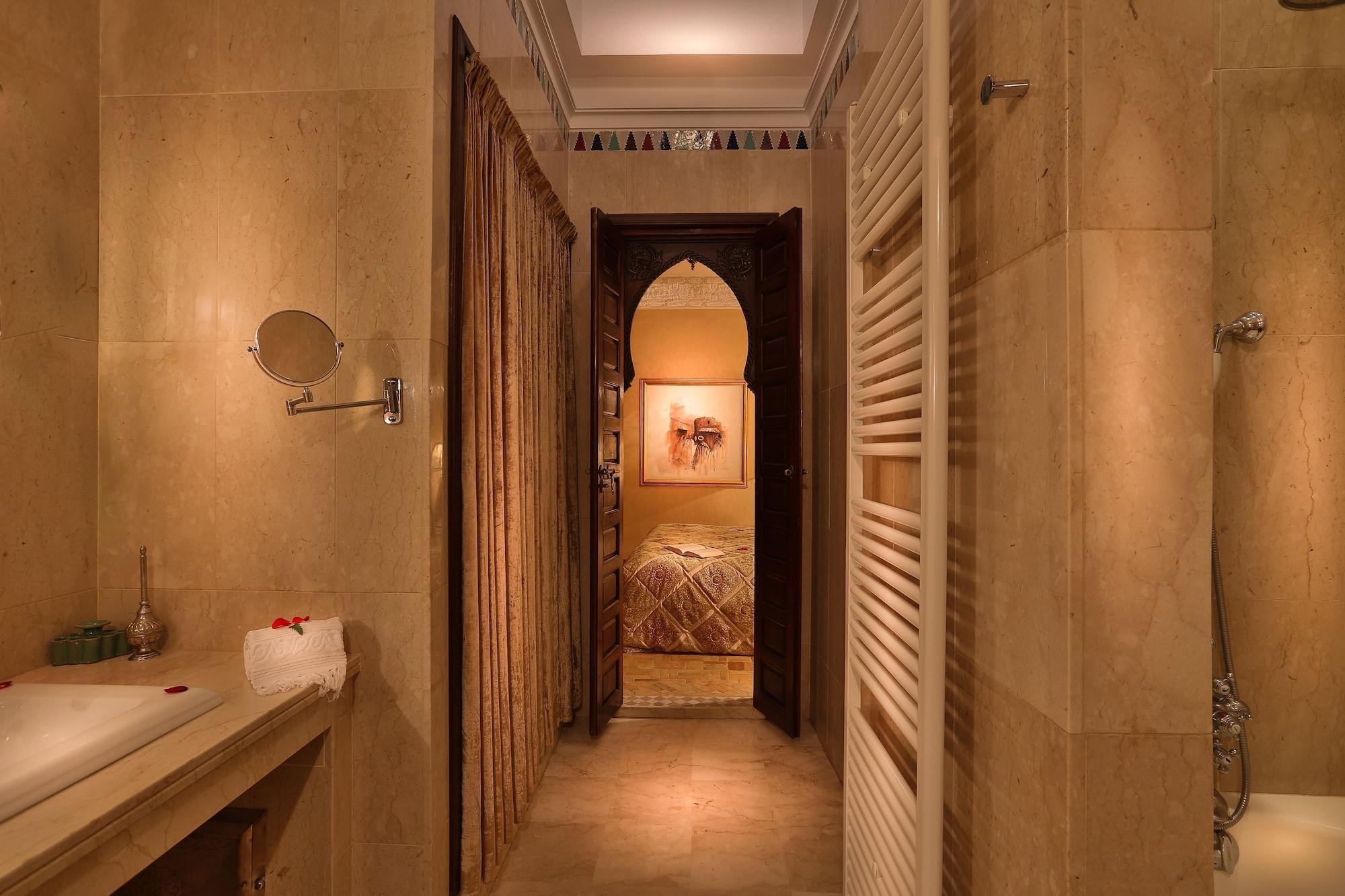 马拉喀什 里亚德克尼莎摩洛哥传统庭院酒店 外观 照片 Bathroom