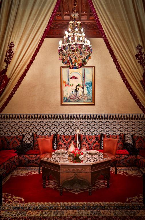 马拉喀什 里亚德克尼莎摩洛哥传统庭院酒店 外观 照片 A Moroccan interior
