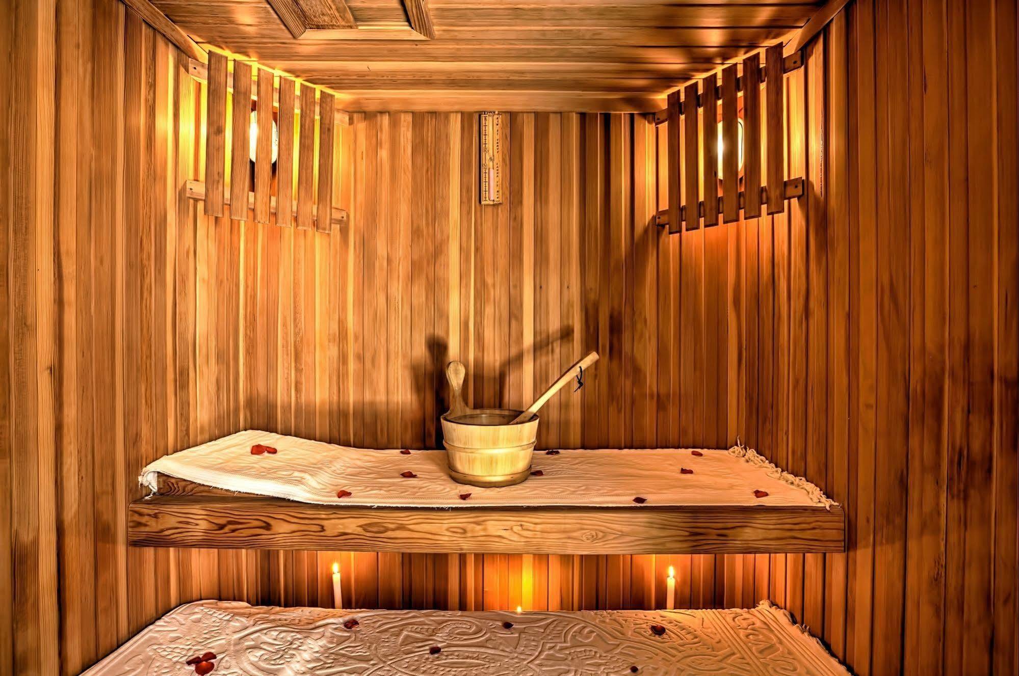 马拉喀什 里亚德克尼莎摩洛哥传统庭院酒店 外观 照片 A traditional Finnish sauna
