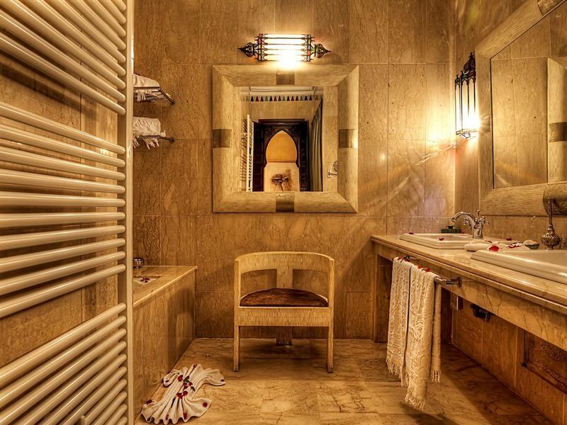 马拉喀什 里亚德克尼莎摩洛哥传统庭院酒店 外观 照片 Bathroom