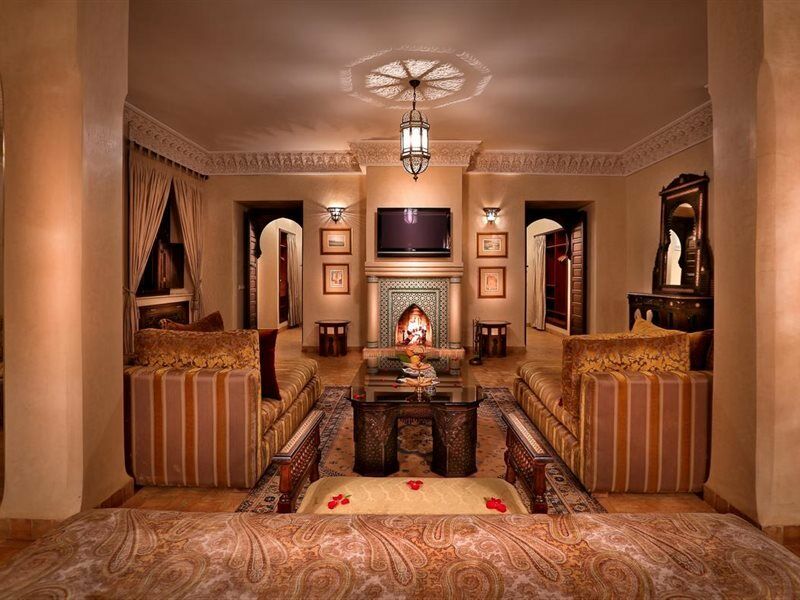 马拉喀什 里亚德克尼莎摩洛哥传统庭院酒店 外观 照片 The lobby of the hotel